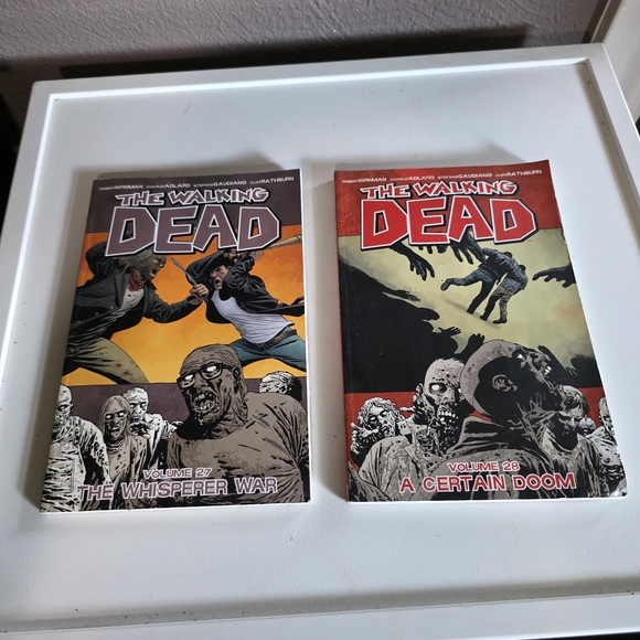 The Walking Dead Comic Books Volumes 27 and 28 - Picture 1 of 5